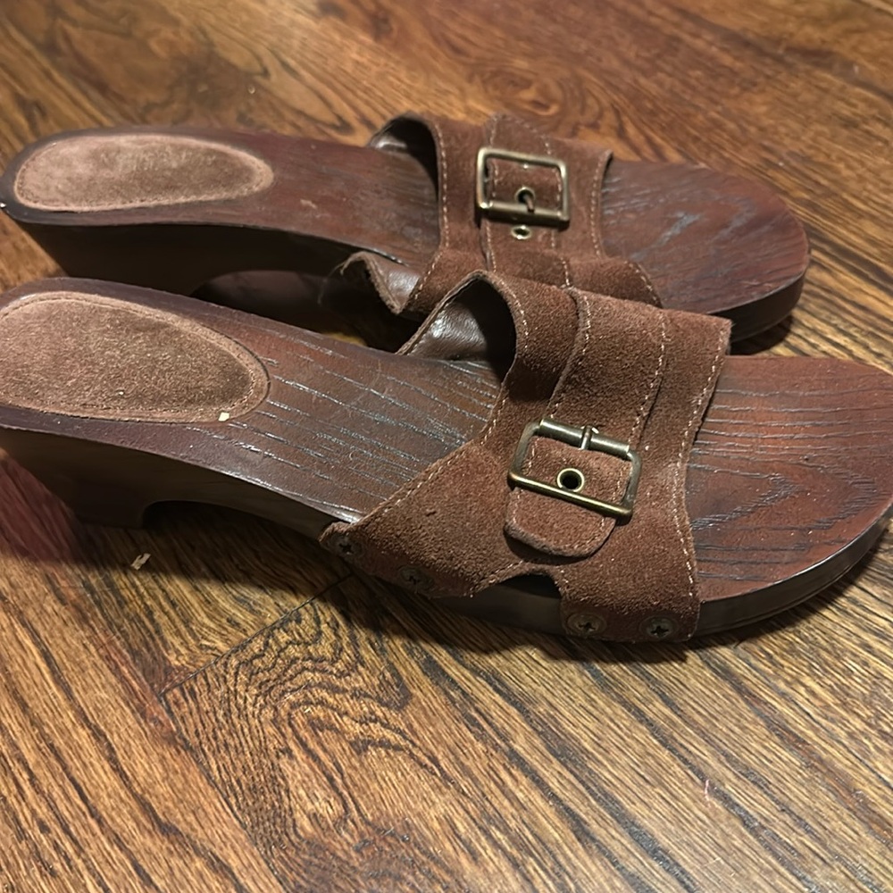 Small vintage slip on heels